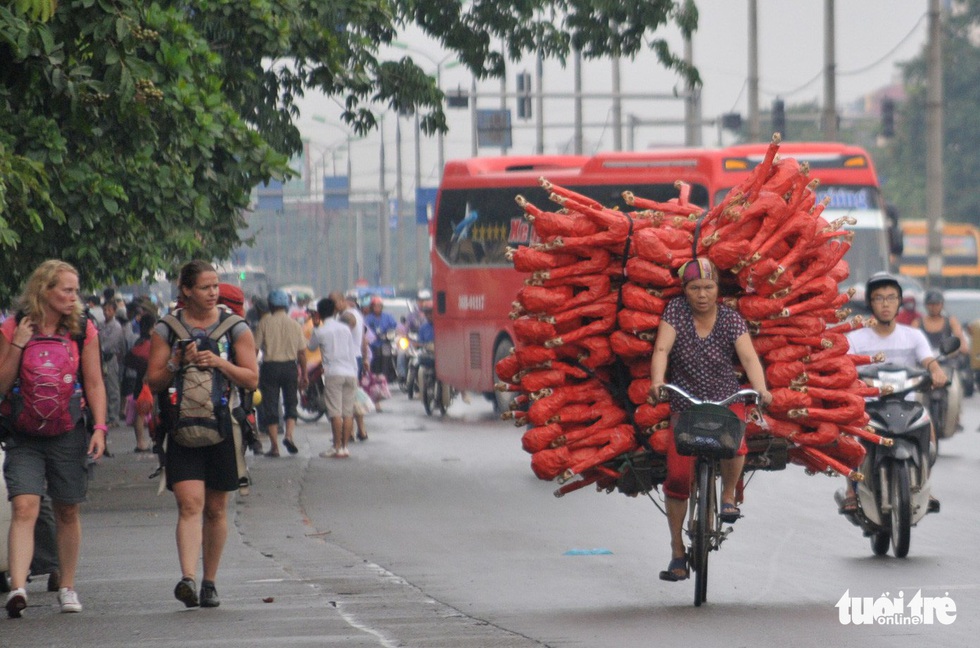 Đốt tiền triệu vào vàng mã - Ảnh 20. Đốt tiền triệu vào vàng mã - Ảnh 20.