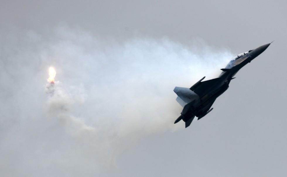 Đã mắt với màn máy bay nhào lộn ở Singapore Airshow 2018 - Ảnh 11. Đã mắt với màn máy bay nhào lộn ở Singapore Airshow 2018 - Ảnh 11.