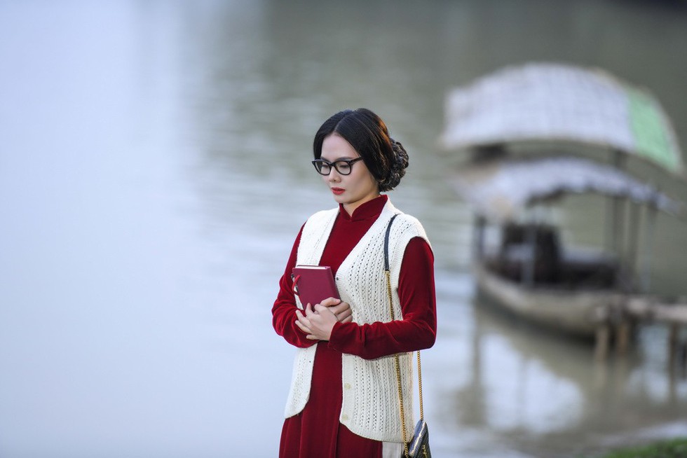 Em bé Hà Nội Lan Hương tưới rau, nhổ cỏ trong MV Tết - Ảnh 10. Em bé Hà Nội Lan Hương tưới rau, nhổ cỏ trong MV Tết - Ảnh 10.