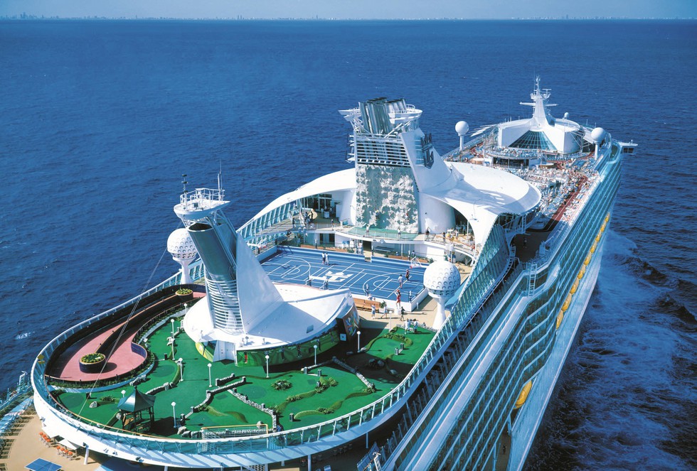 Trải nghiệm đẳng cấp du thuyền 5 sao cùng Vietravel - Ảnh 2. Trải nghiệm đẳng cấp du thuyền 5 sao cùng Vietravel - Ảnh 2.