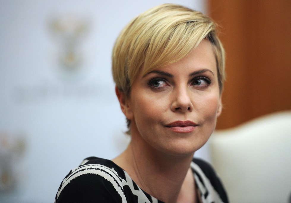 Charlize Theron - viên ngọc quý Nam Phi của Hollywood - Ảnh 7. Charlize Theron - viên ngọc quý Nam Phi của Hollywood - Ảnh 7.