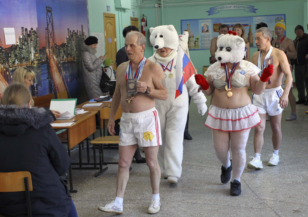 Thế giới trong tuần qua ảnh: Bầu cử tổng thống ở Nga - Ảnh 2.