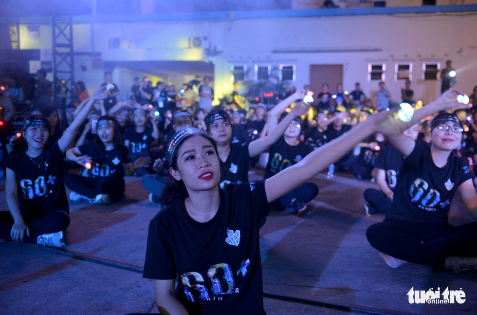 HHen, Isaac, Soobin... cùng tắt đèn 1 giờ hưởng ứng Giờ Trái đất - Ảnh 4. HHen, Isaac, Soobin... cùng tắt đèn 1 giờ hưởng ứng Giờ Trái đất - Ảnh 4.
