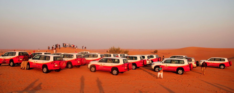 Đua xe trong sa mạc Dubai - Ảnh 7. Đua xe trong sa mạc Dubai - Ảnh 7.