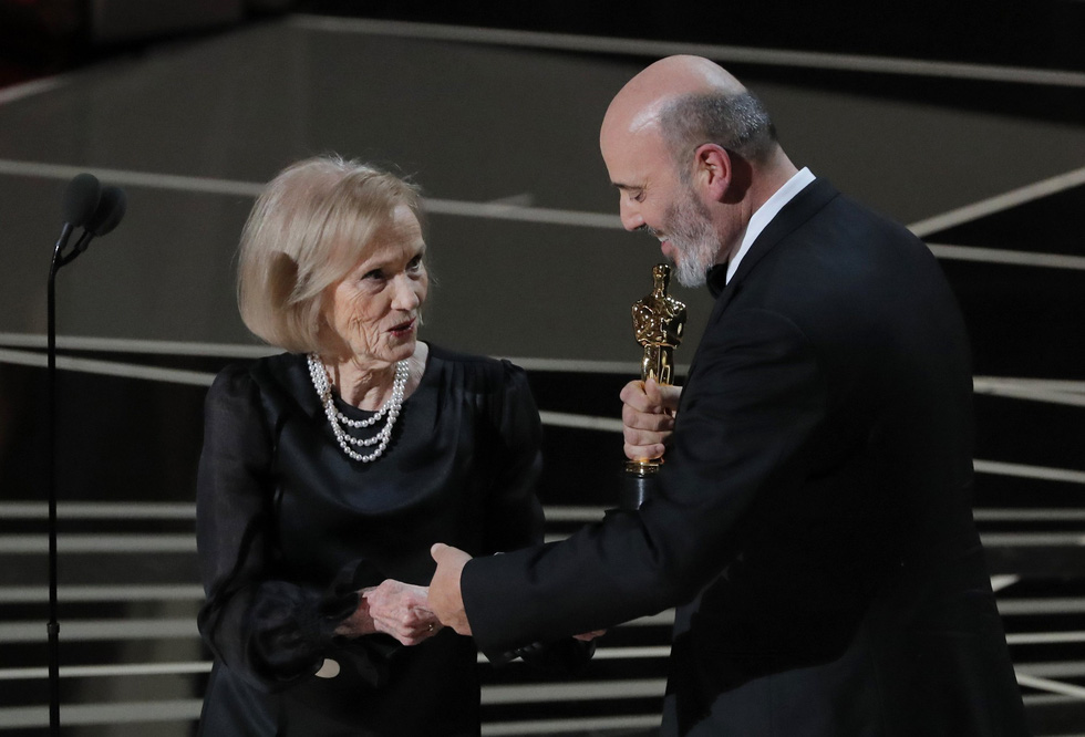 Những tên tuổi nổi tiếng đến Oscar lần thứ 90 để trao giải  - Ảnh 13.