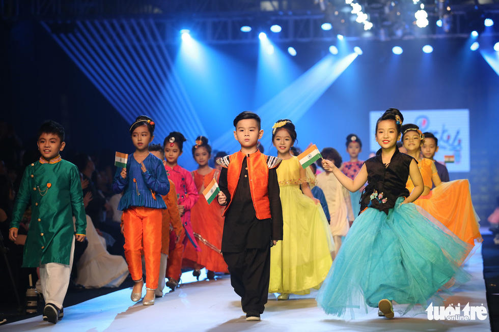 7 nhà thiết kế châu Á giới thiệu thời trang trẻ em tại Sài Gòn - Ảnh 1.