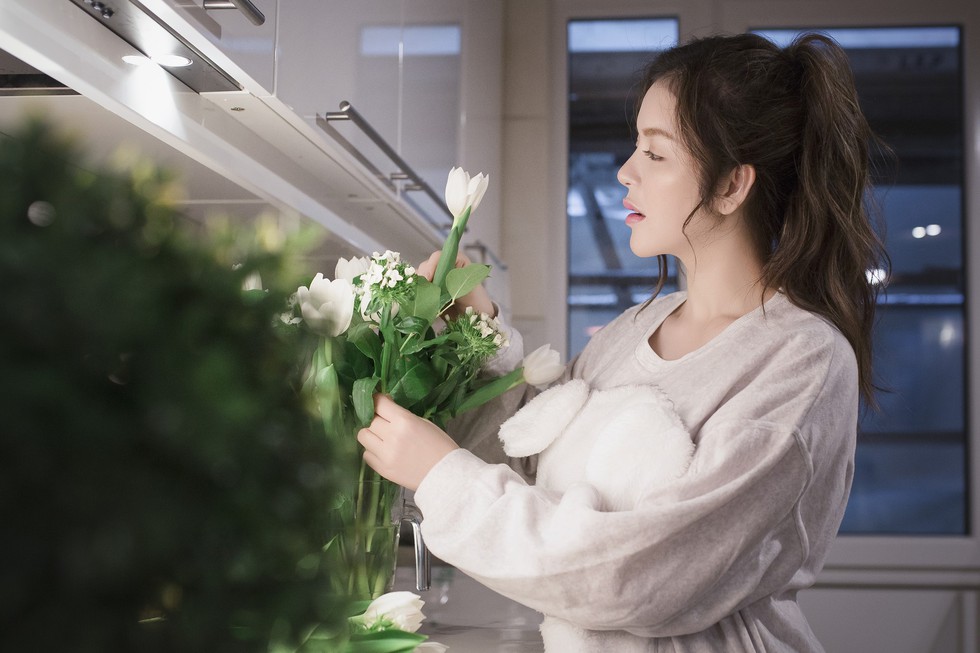 Lý Nhã Kỳ: Đóa hồng 10 năm khoe sắc - Ảnh 4. Lý Nhã Kỳ: Đóa hồng 10 năm khoe sắc - Ảnh 4.