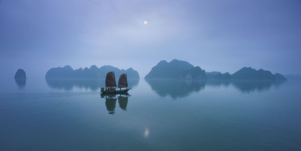 Ngắm Vịnh Hạ Long đẹp từ sáng tới chiều - Ảnh 8. Ngắm Vịnh Hạ Long đẹp từ sáng tới chiều - Ảnh 8.