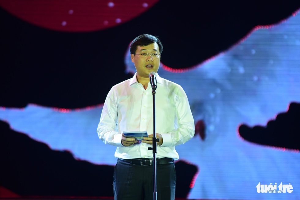 Đông Nhi, Hà Anh Tuấn, Vũ Cát Tường bùng nổ phố đi bộ đêm hòa bình - Ảnh 28. Đông Nhi, Hà Anh Tuấn, Vũ Cát Tường bùng nổ phố đi bộ đêm hòa bình - Ảnh 28.