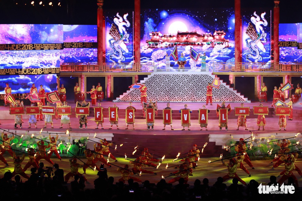 Festival Huế 2018 khai mạc: Năm châu hội tụ rộn ràng xứ Huế - Ảnh 4. Festival Huế 2018 khai mạc: Năm châu hội tụ rộn ràng xứ Huế - Ảnh 4.