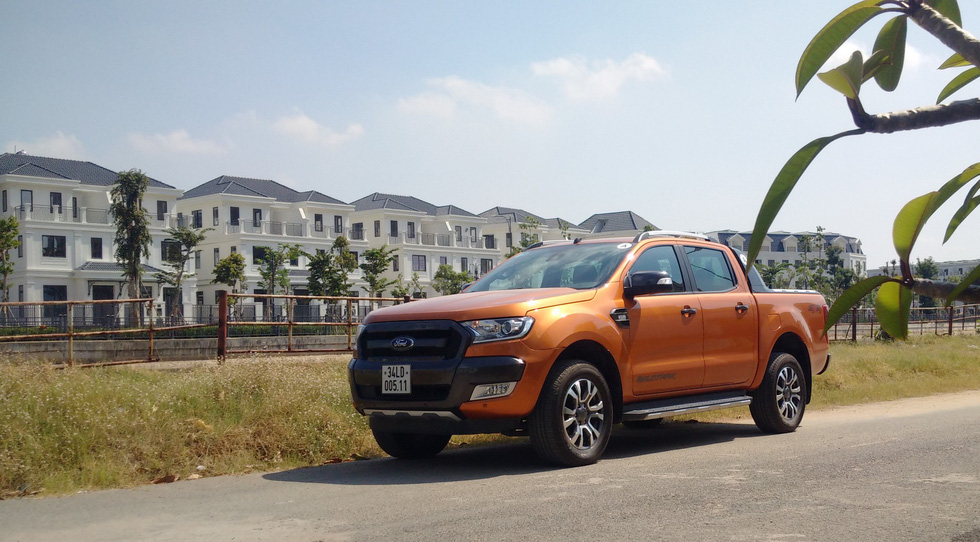 Đánh giá xe Ranger Wildtrak: Bán tải dạo phố, ổn không? - Ảnh 4.