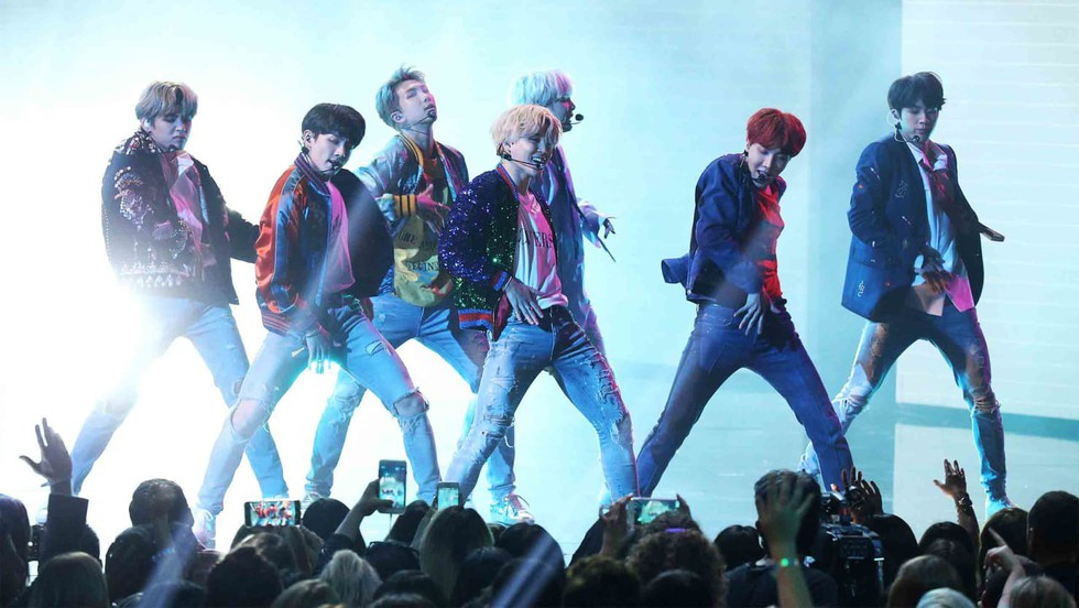 Billboard 2018: Vẫn là Ed Sheeran, vẫn là BTS, vẫn là Despacito - Ảnh 3. Billboard 2018: Vẫn là Ed Sheeran, vẫn là BTS, vẫn là Despacito - Ảnh 3.