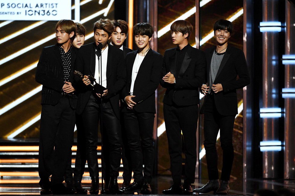 BTS là đại diện châu Á duy nhất năm thứ 2 ở giải Billboard 2018 - Ảnh 9. BTS là đại diện châu Á duy nhất năm thứ 2 ở giải Billboard 2018 - Ảnh 9.