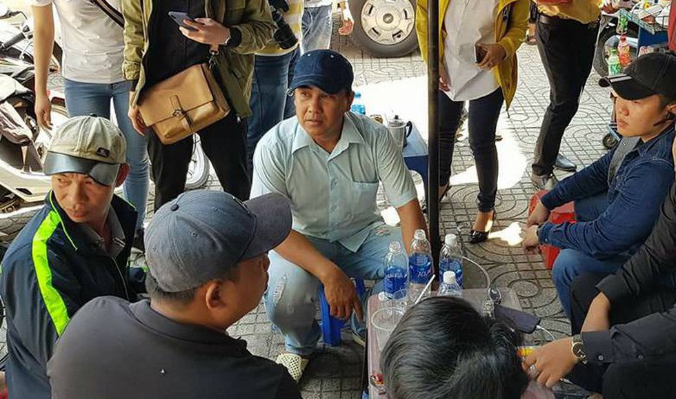 Quyền Linh - nghệ sĩ đi dép nhựa - Ảnh 12. Quyền Linh - nghệ sĩ đi dép nhựa - Ảnh 12.