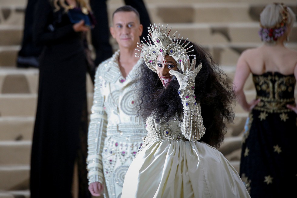 Tay chơi Rihanna, Madonna, Katy Perry... ở Met Gala 2018 - Ảnh 7. Tay chơi Rihanna, Madonna, Katy Perry... ở Met Gala 2018 - Ảnh 7.