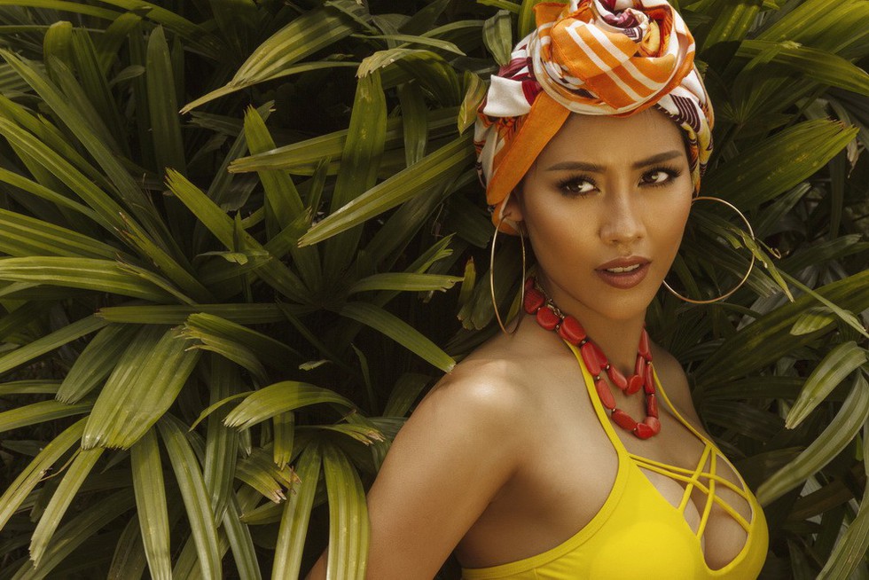 Á hậu Nguyễn Thị Loan nóng bỏng với bikini rực rỡ sắc hè - Ảnh 1. Á hậu Nguyễn Thị Loan nóng bỏng với bikini rực rỡ sắc hè - Ảnh 1.