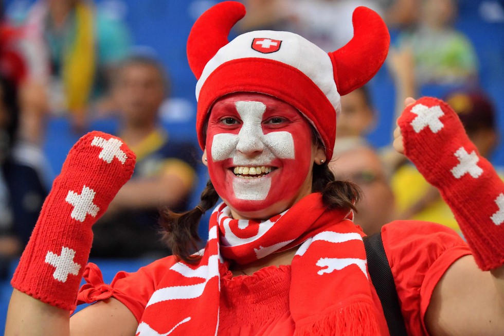 Fan World Cup ấn tượng với khuôn mặt nhiều sắc màu - Ảnh 18. Fan World Cup ấn tượng với khuôn mặt nhiều sắc màu - Ảnh 18.