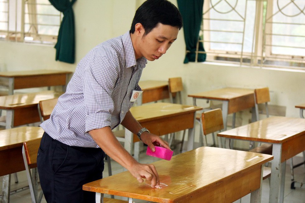 Căng thẳng như... coi thi THPT quốc gia - Ảnh 6. Căng thẳng như... coi thi THPT quốc gia - Ảnh 6.