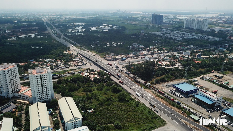 Thông xe cầu vượt Mỹ Thủy giải tỏa điểm đen kẹt xe - Ảnh 2. Thông xe cầu vượt Mỹ Thủy giải tỏa điểm đen kẹt xe - Ảnh 2.