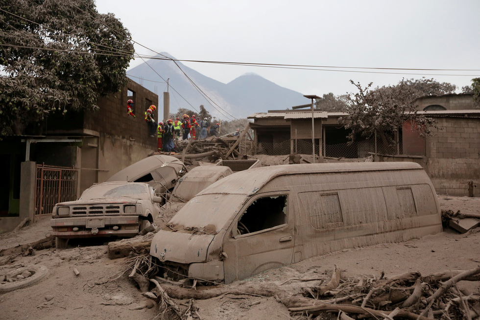 Tro bụi núi lửa xóa đi sự sống ở Guatemala - Ảnh 7. Tro bụi núi lửa xóa đi sự sống ở Guatemala - Ảnh 7.