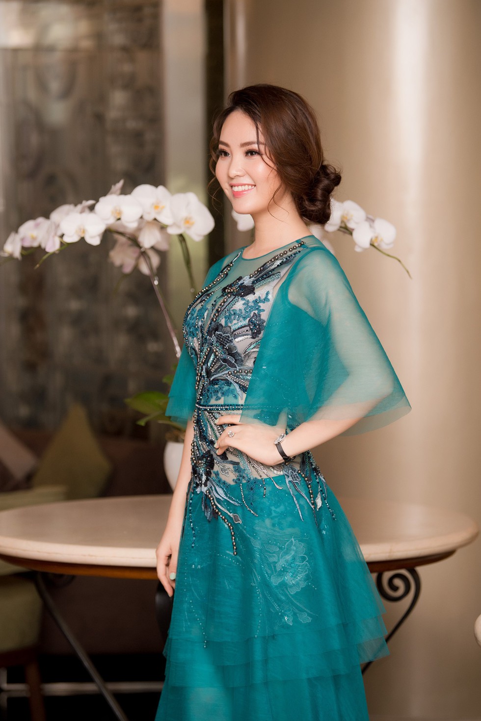 Thí sinh Hoa hậu Việt Nam 2018 sẽ phải bán vé số, cào nghêu - Ảnh 4. Thí sinh Hoa hậu Việt Nam 2018 sẽ phải bán vé số, cào nghêu - Ảnh 4.