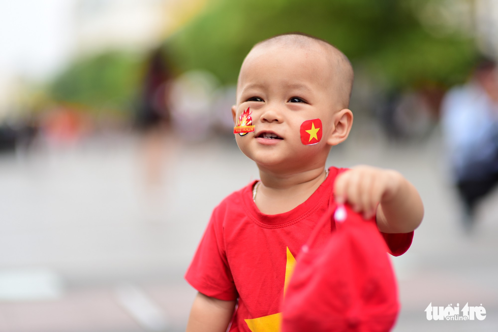 Phố đi bộ Nguyễn Huệ sẵn sàng cho trận chung kết - Ảnh 7.