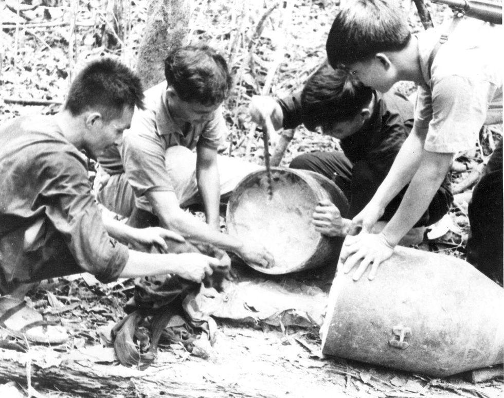 Bộ ảnh đặc biệt năm Mậu Thân 1968 của quân đội Mỹ - Ảnh 12. Bộ ảnh đặc biệt năm Mậu Thân 1968 của quân đội Mỹ - Ảnh 12.