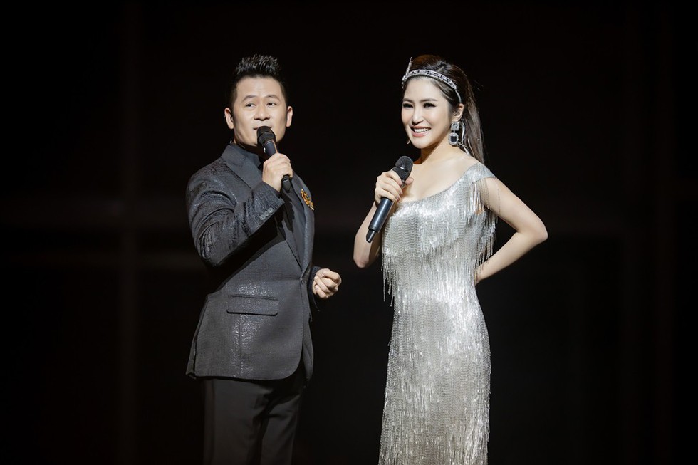 Hộp thư số 1 và một ngôi sao mới ra đời: Hương Tràm - Ảnh 8. Hộp thư số 1 và một ngôi sao mới ra đời: Hương Tràm - Ảnh 8.