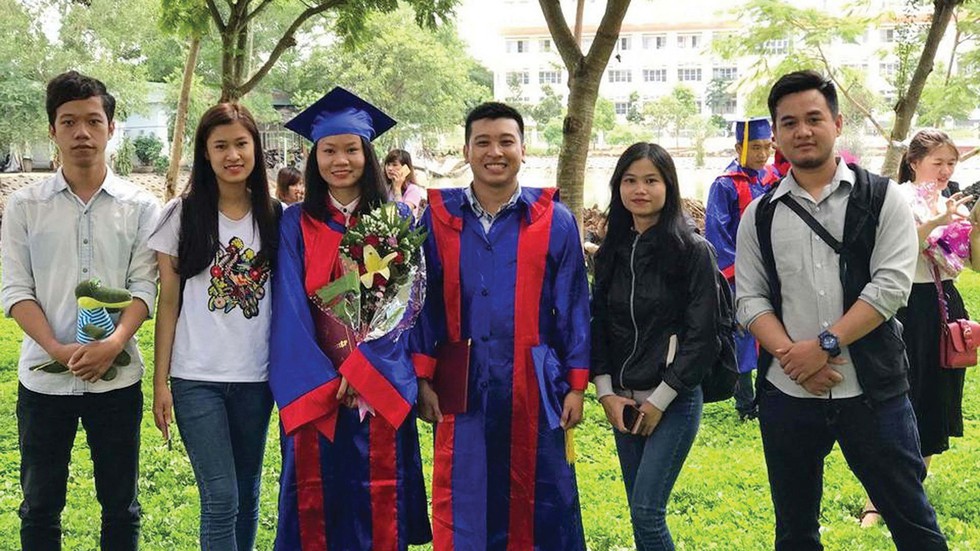 Tiếp sức đến trường: Nhận ân tình trả lại yêu thương - Ảnh 1. Tiếp sức đến trường: Nhận ân tình trả lại yêu thương - Ảnh 1.