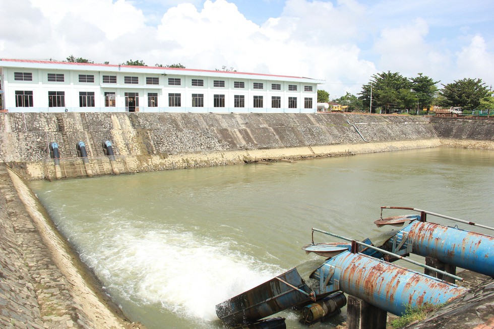 Sau khát nước Đà Nẵng chi 24 tỷ làm đường ống đề phòng nhiễm mặn - Ảnh 3. Sau khát nước Đà Nẵng chi 24 tỷ làm đường ống đề phòng nhiễm mặn - Ảnh 3.