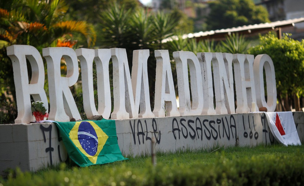 Vụ vỡ đập tại Brazil: Xác người bắt đầu nổi lên mặt bùn - Ảnh 3. Vụ vỡ đập tại Brazil: Xác người bắt đầu nổi lên mặt bùn - Ảnh 3.