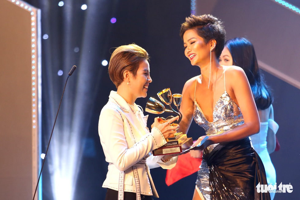 Đông Nhi, Vũ Cát Tường, Bích Phương gom giải Keeng Young Awards - Ảnh 9. Đông Nhi, Vũ Cát Tường, Bích Phương gom giải Keeng Young Awards - Ảnh 9.