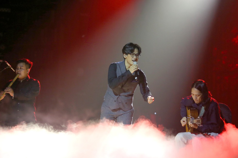 Truyện ngắn Sài Gòn của Hà Anh Tuấn: Anh ơi đừng khóc! - Ảnh 7. Truyện ngắn Sài Gòn của Hà Anh Tuấn: Anh ơi đừng khóc! - Ảnh 7.