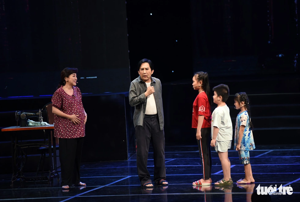 Kim Tử Long hội tụ với Ngọc Huyền, Phương Hồng Thủy... ở live show - Ảnh 5. Kim Tử Long hội tụ với Ngọc Huyền, Phương Hồng Thủy... ở live show - Ảnh 5.
