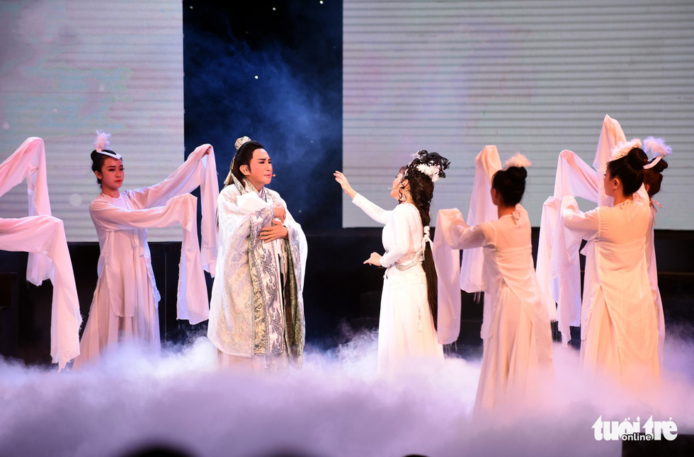 Kim Tử Long hội tụ với Ngọc Huyền, Phương Hồng Thủy... ở live show - Ảnh 10. Kim Tử Long hội tụ với Ngọc Huyền, Phương Hồng Thủy... ở live show - Ảnh 10.