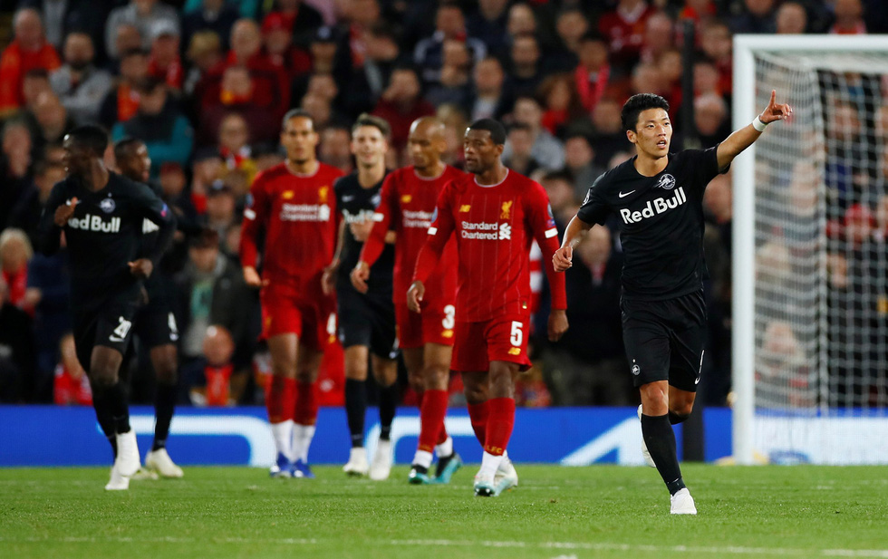 Khoảnh khắc ngôi sao châu Á lừa Van Dijk rồi ghi bàn tại Champions League - Ảnh 5. Khoảnh khắc ngôi sao châu Á lừa Van Dijk rồi ghi bàn tại Champions League - Ảnh 5.