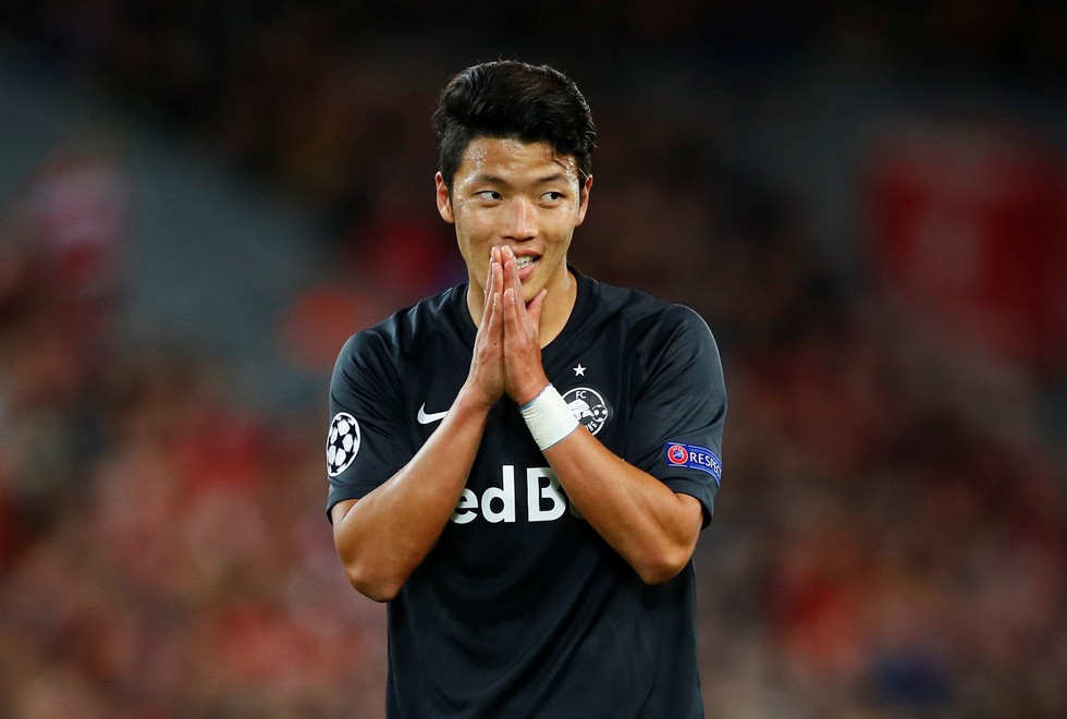 Khoảnh khắc ngôi sao châu Á lừa Van Dijk rồi ghi bàn tại Champions League - Ảnh 9. Khoảnh khắc ngôi sao châu Á lừa Van Dijk rồi ghi bàn tại Champions League - Ảnh 9.