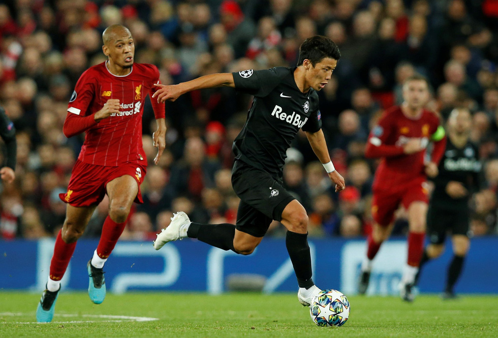 Khoảnh khắc ngôi sao châu Á lừa Van Dijk rồi ghi bàn tại Champions League - Ảnh 7. Khoảnh khắc ngôi sao châu Á lừa Van Dijk rồi ghi bàn tại Champions League - Ảnh 7.