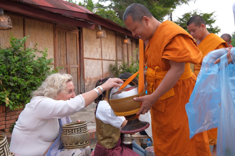 Hành hương Phật giáo 5 nước Mekong: Nơi đâu người dân cũng mỉm cười - Ảnh 12. Hành hương Phật giáo 5 nước Mekong: Nơi đâu người dân cũng mỉm cười - Ảnh 12.
