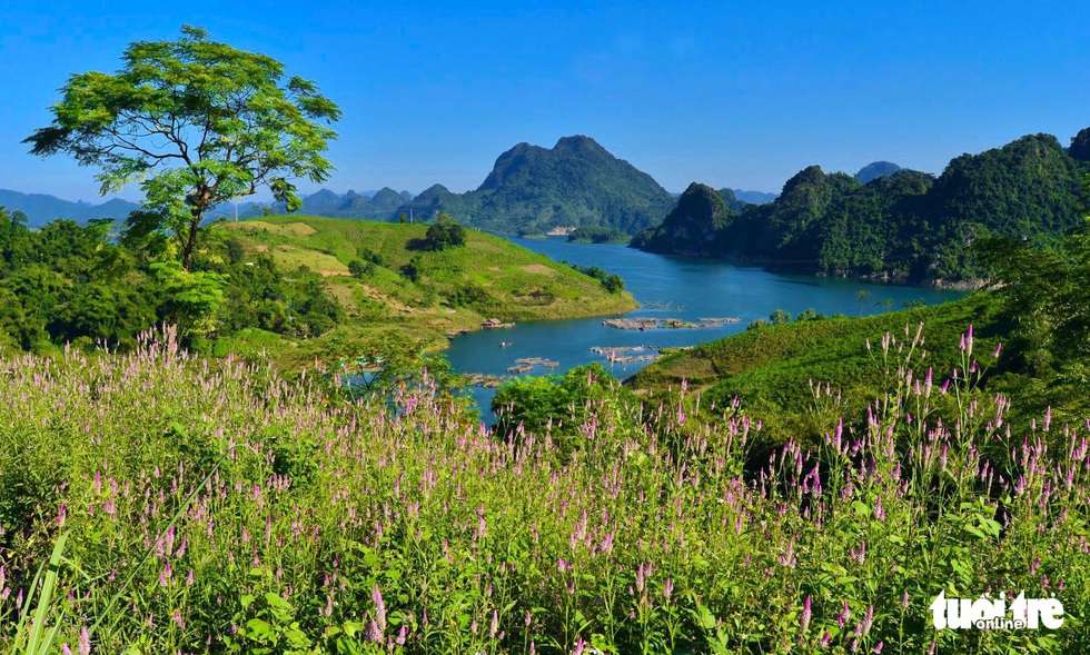 Hồ Hòa Bình sơn thủy hữu tình, núi đồi thơ mộng - Ảnh 2. Hồ Hòa Bình sơn thủy hữu tình, núi đồi thơ mộng - Ảnh 2.