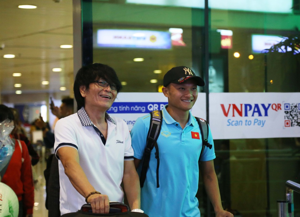Tới TP.HCM trễ, ông Park hủy kế hoạch tập luyện cùng U22 Việt Nam - Ảnh 6. Tới TP.HCM trễ, ông Park hủy kế hoạch tập luyện cùng U22 Việt Nam - Ảnh 6.