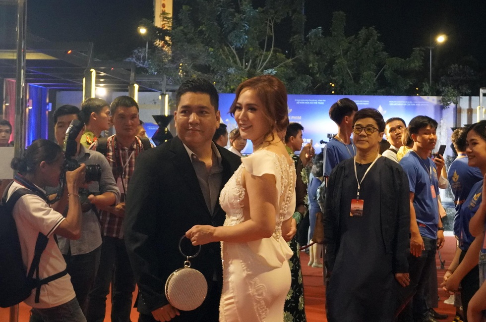 Nhiều nghệ sĩ trẻ dự khai mạc Liên hoan phim Việt Nam 2019 - Ảnh 7. Nhiều nghệ sĩ trẻ dự khai mạc Liên hoan phim Việt Nam 2019 - Ảnh 7.