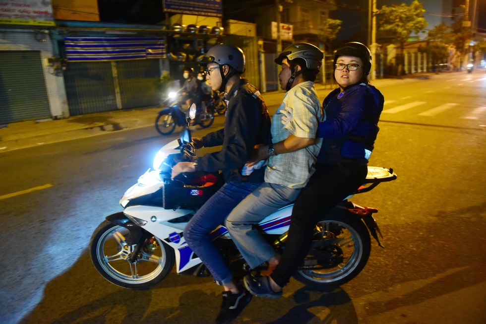 Biệt đội cứu hộ SOS miễn phí trong đêm - Ảnh 8. Biệt đội cứu hộ SOS miễn phí trong đêm - Ảnh 8.