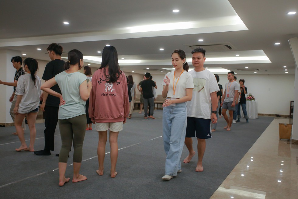Hà Lan của Mắt biếc học diễn xuất ở Gặp gỡ mùa thu - Ảnh 5. Hà Lan của Mắt biếc học diễn xuất ở Gặp gỡ mùa thu - Ảnh 5.