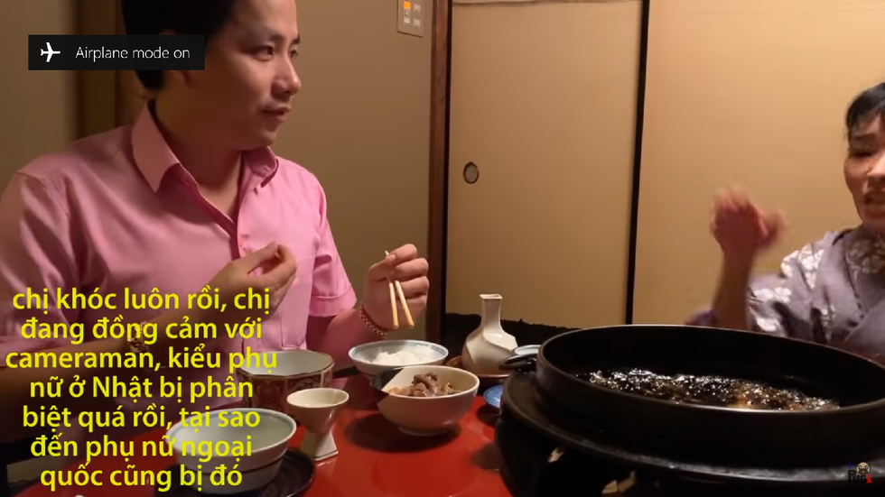 Vlog ‘Phụ nữ Nhật quỳ khóc...’ của Khoa Pug: Trọc phú dốt nát - Ảnh 3. Vlog ‘Phụ nữ Nhật quỳ khóc...’ của Khoa Pug: Trọc phú dốt nát - Ảnh 3.