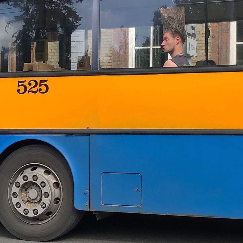 Những khoảnh khắc khó đỡ trên xe buýt, không thể nhịn cười - Ảnh 12. Những khoảnh khắc khó đỡ trên xe buýt, không thể nhịn cười - Ảnh 12.