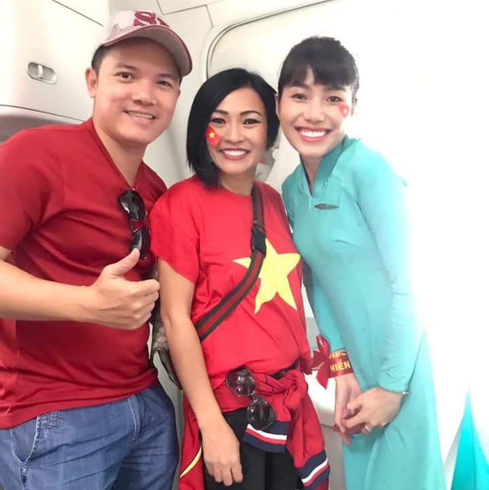 Đông Nhi - Ông Cao Thắng, Hồ Ngọc Hà... nóng với chung kết SEA games - Ảnh 10. Đông Nhi - Ông Cao Thắng, Hồ Ngọc Hà... nóng với chung kết SEA games - Ảnh 10.