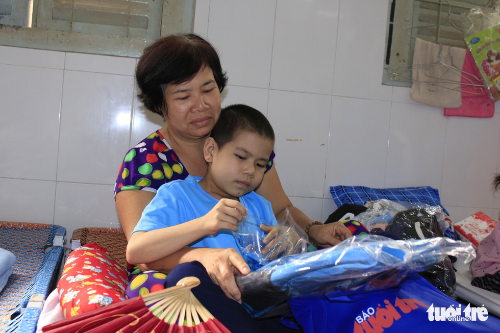 425 suất quà ‘Ước mơ của Thúy’ đến với bệnh nhi ung thư ở TP.HCM - Ảnh 4. 425 suất quà ‘Ước mơ của Thúy’ đến với bệnh nhi ung thư ở TP.HCM - Ảnh 4.