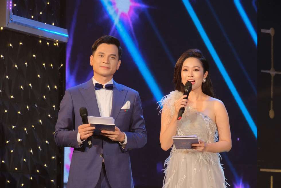 Về nhà đi con thắng lớn tại Liên hoan truyền hình toàn quốc - Ảnh 8. Về nhà đi con thắng lớn tại Liên hoan truyền hình toàn quốc - Ảnh 8.