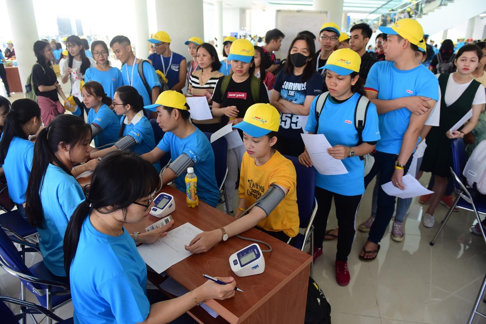 Hơn 1,5 tỉ đồng ủng hộ bệnh nhi ung thư tại Ngày hội Hoa hướng dương 2019 - Ảnh 21. Hơn 1,5 tỉ đồng ủng hộ bệnh nhi ung thư tại Ngày hội Hoa hướng dương 2019 - Ảnh 21.